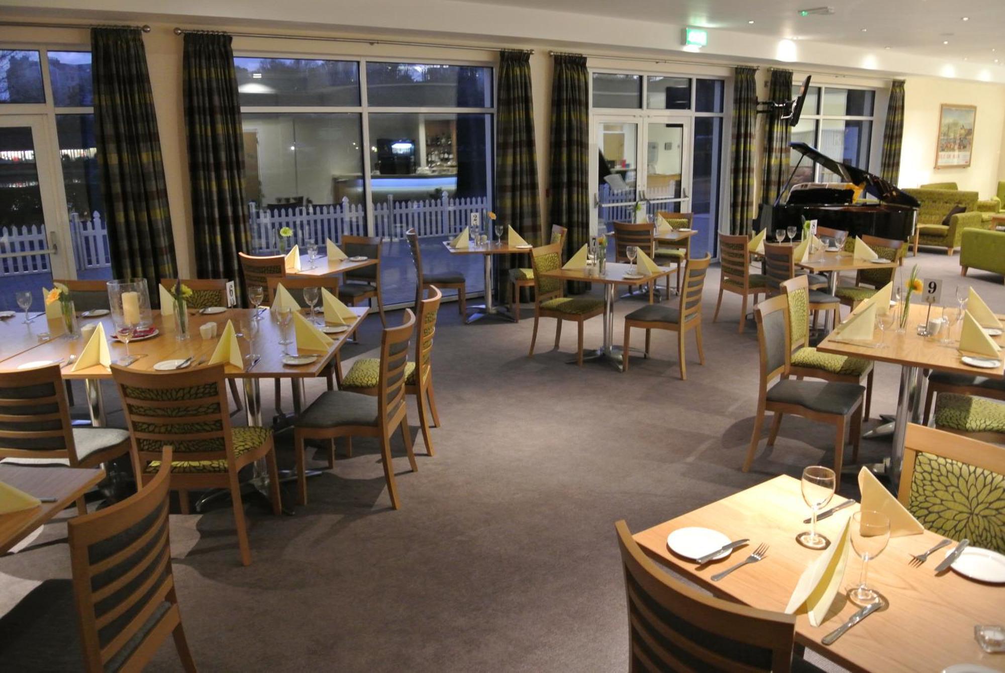 Ramsey Park Hotel Екстер'єр фото